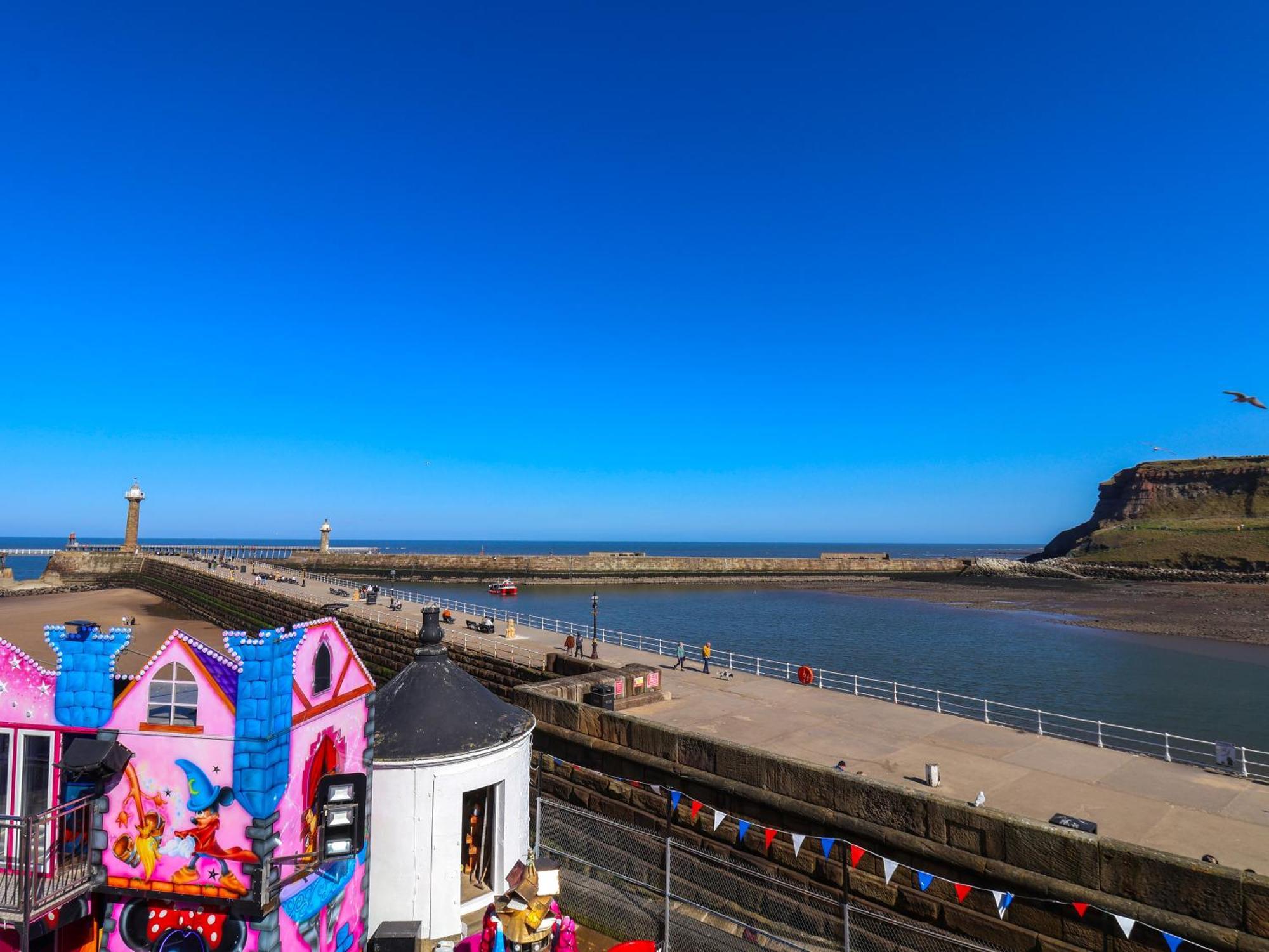 Beachfront Whitby Eksteriør bilde